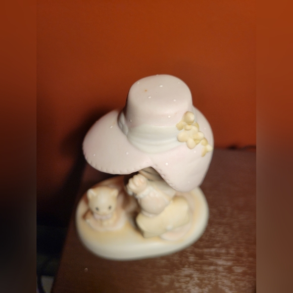 Precious Moments "To A Very Special Mom" 1983 - Picture 7 of 8